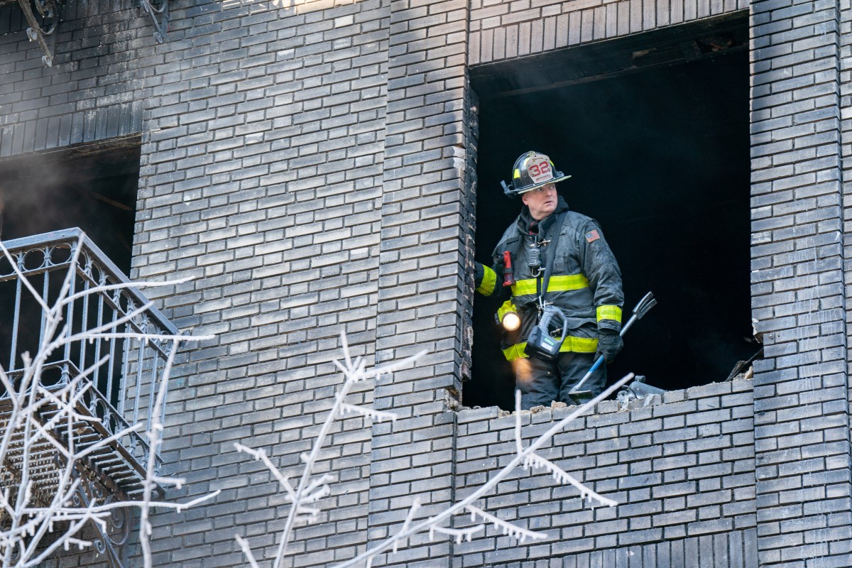 Fire erupts at Bryant Park holiday market in Manhattan